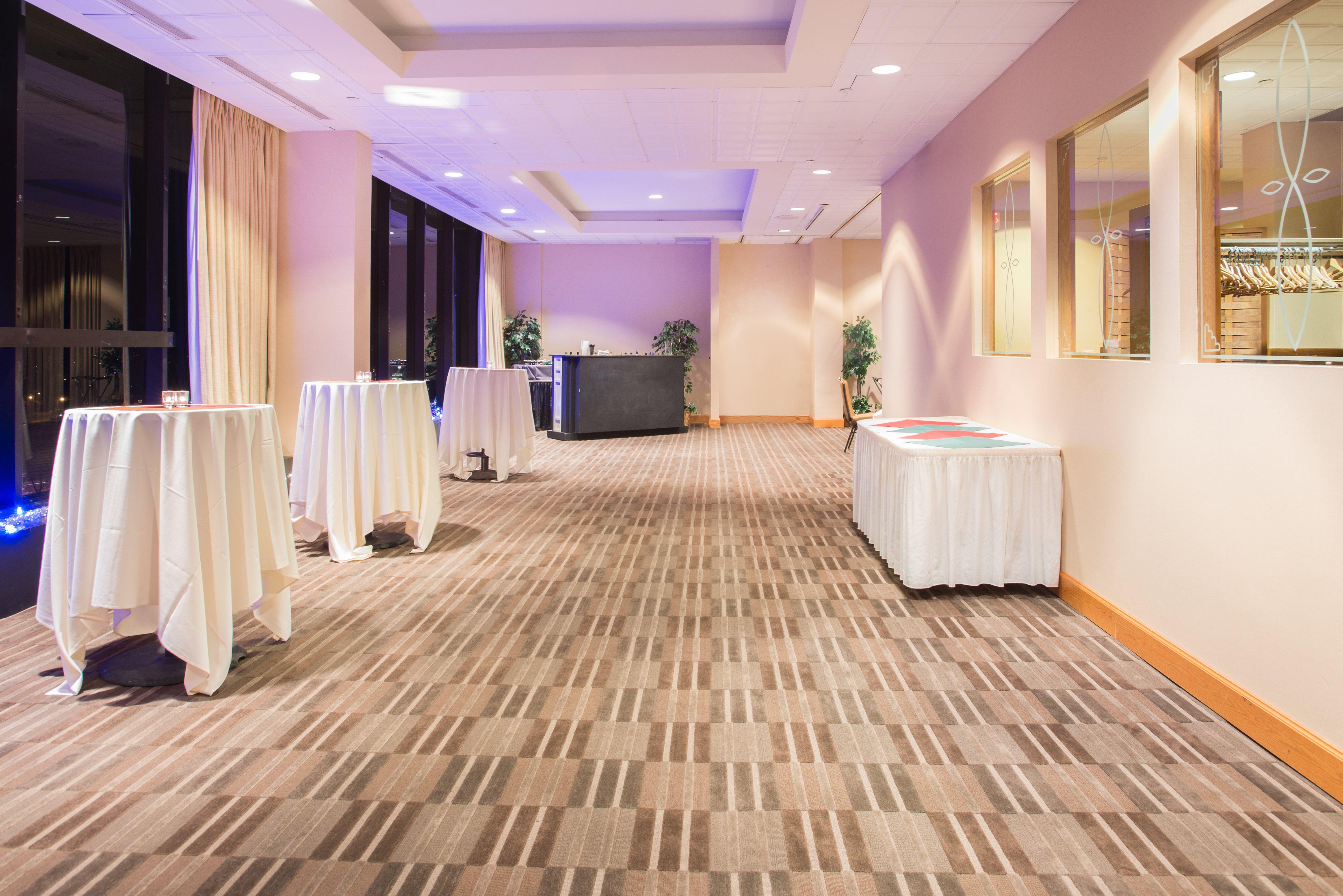 Holiday Inn & Suites Pittsfield-Berkshires By Ihg Exterior photo