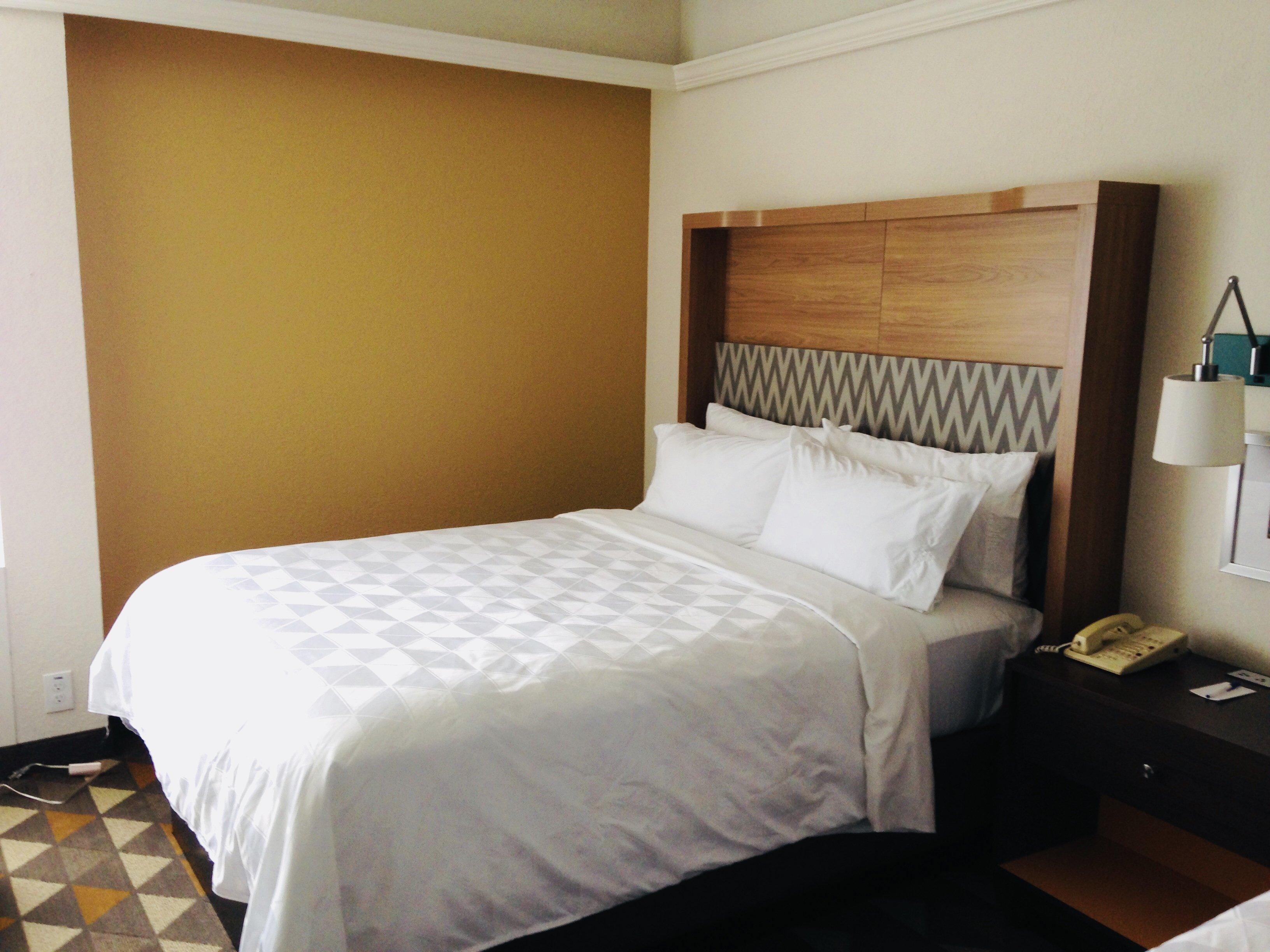 Holiday Inn & Suites Pittsfield-Berkshires By Ihg Exterior photo